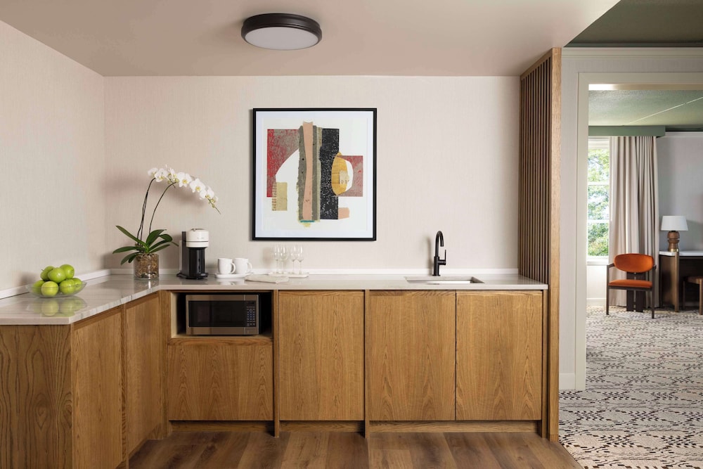Hyatt Regency Greenwich 10/62
