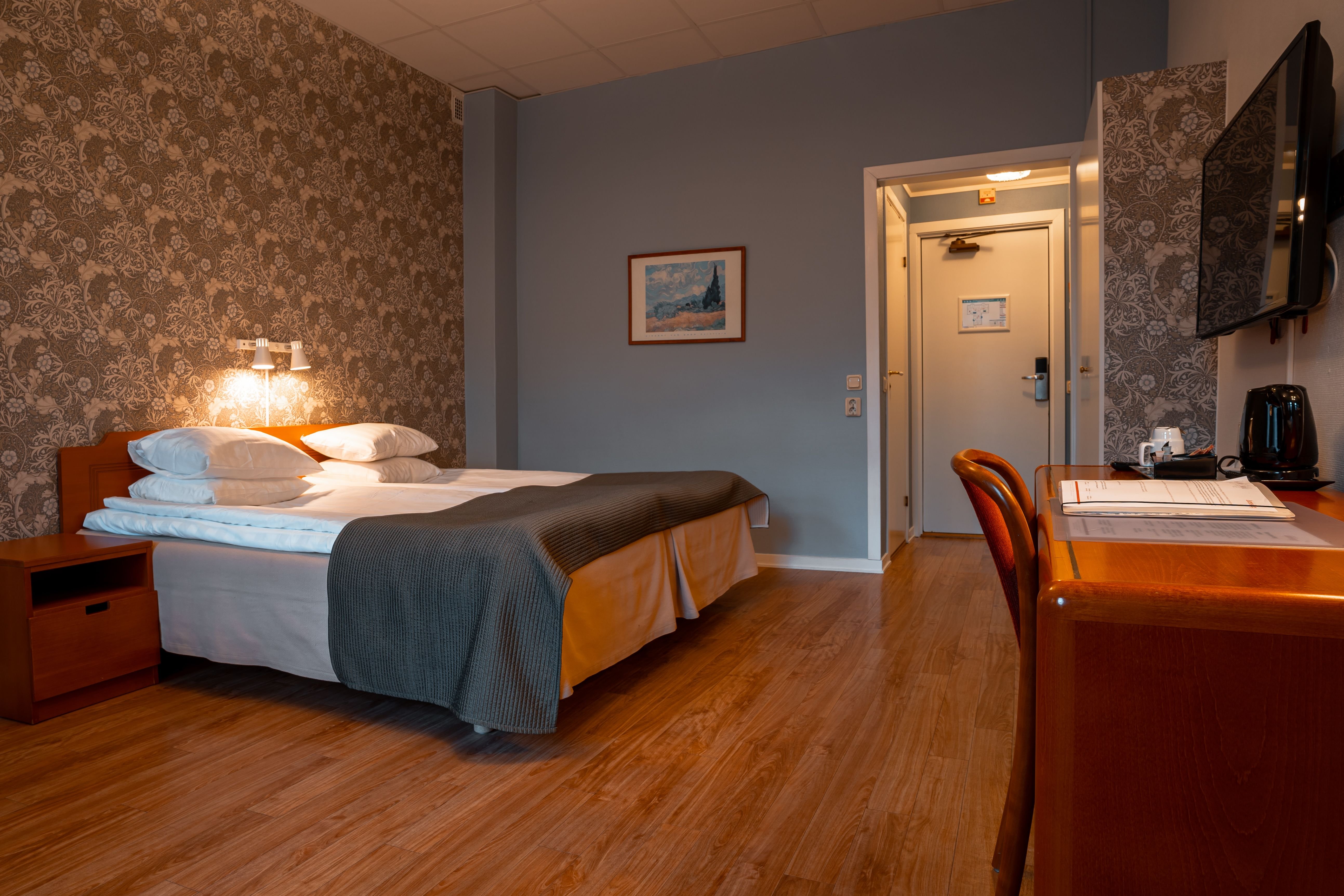SUPERIOR, TWIN BEDS