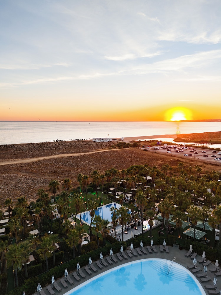 Wine & Books by the sea - Algarve Resort 84/87