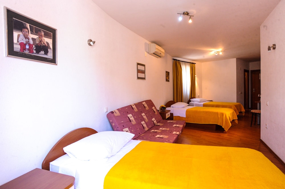 Prvan Hotel 10/36