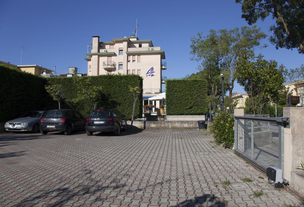 Ute Hotel 37/40
