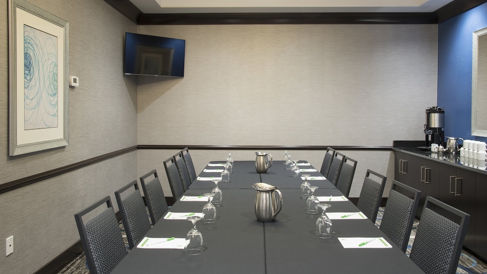 Holiday Inn Indianapolis Airport 52/66