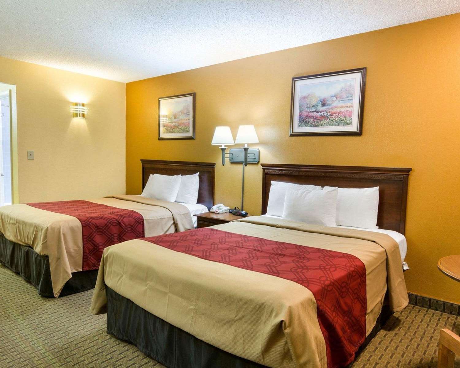 ROOM, 2 QUEEN BEDS, SMOKING