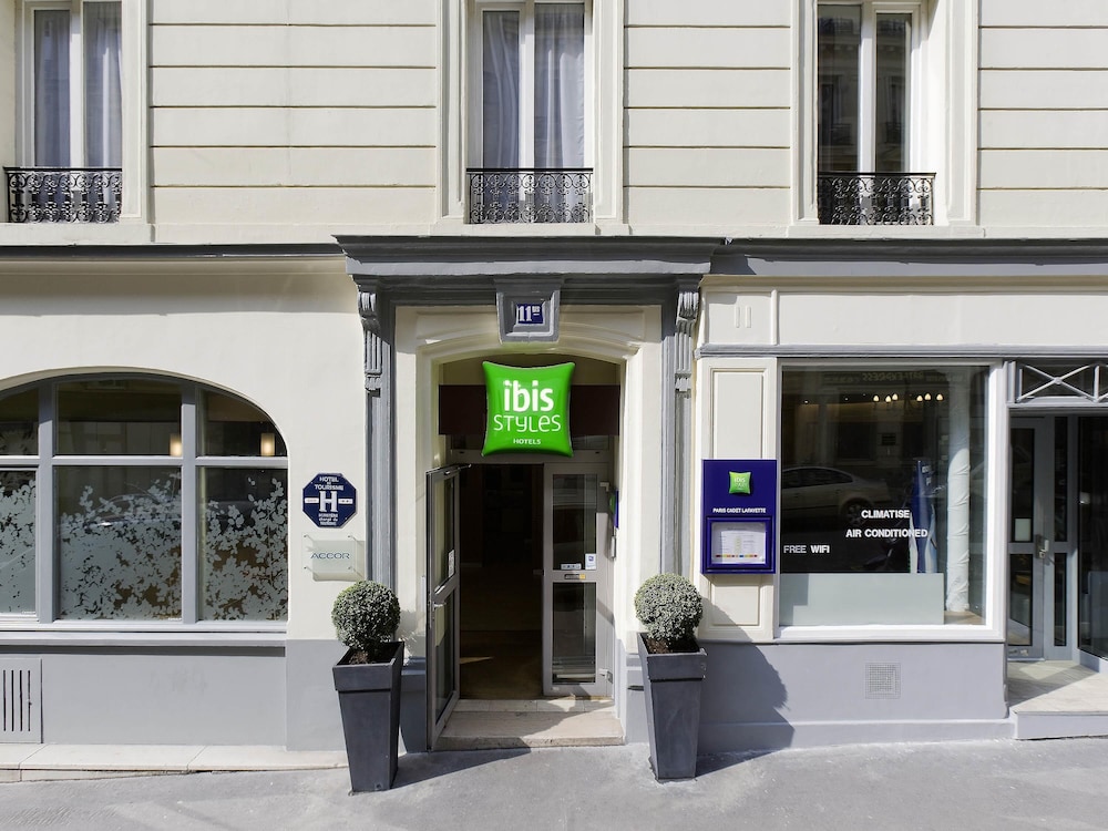 Ibis Styles Paris Cadet Lafayette 2/50