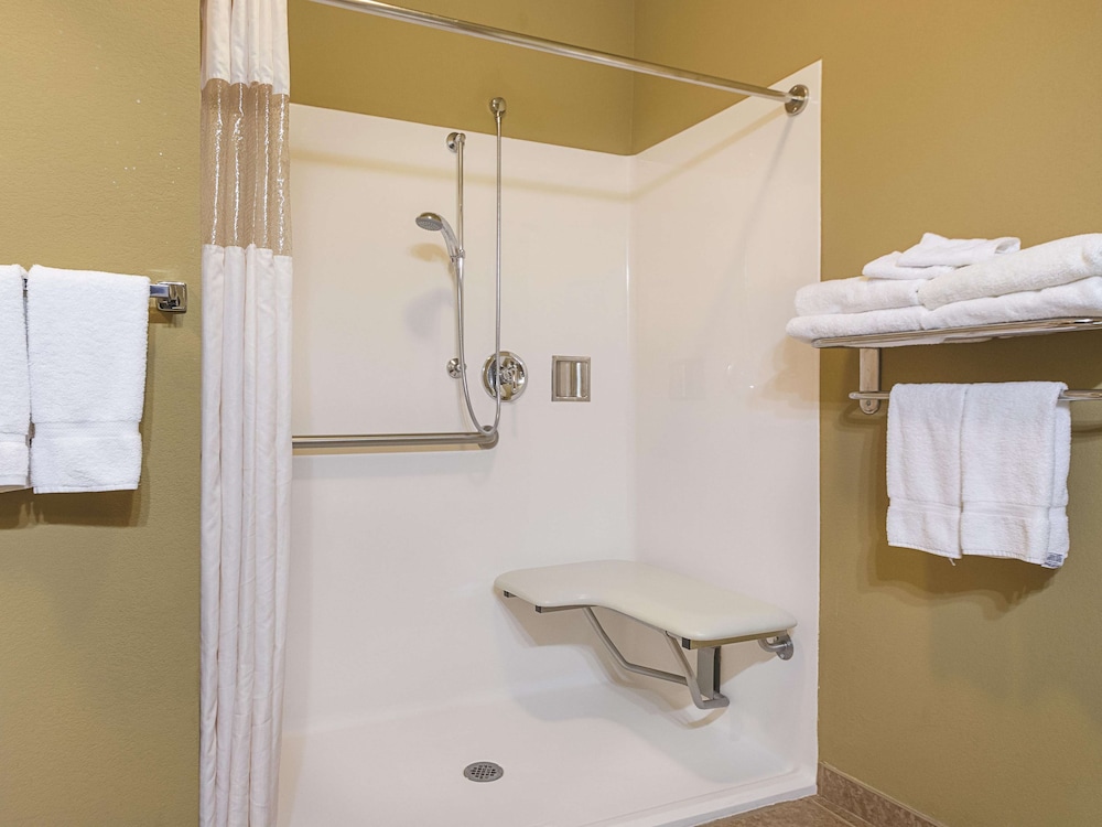 La Quinta Inn & Suites by Wyndham Trinidad 11/61