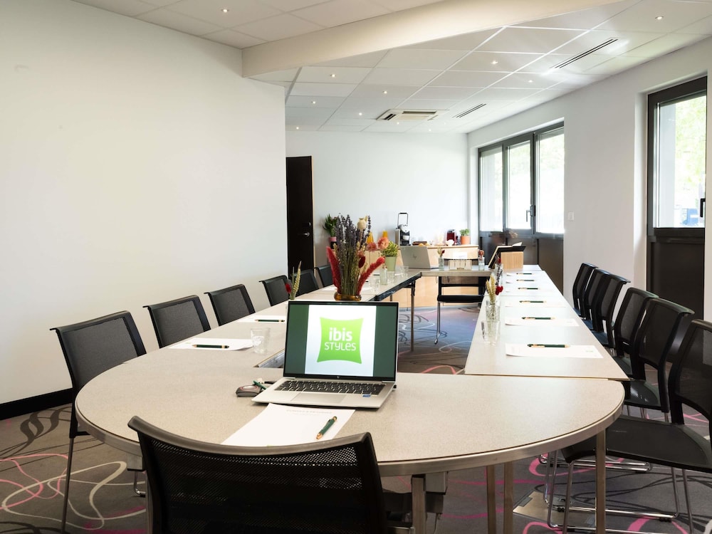 Ibis Styles Romans Valence Gare Tgv 57/71