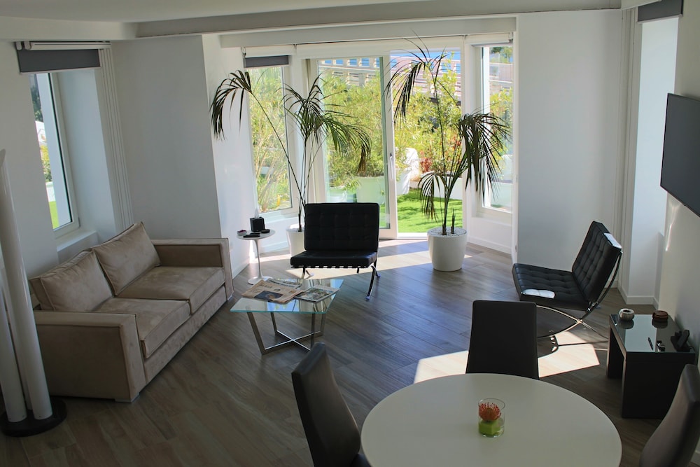 Sanremo Luxury Suites 29/50