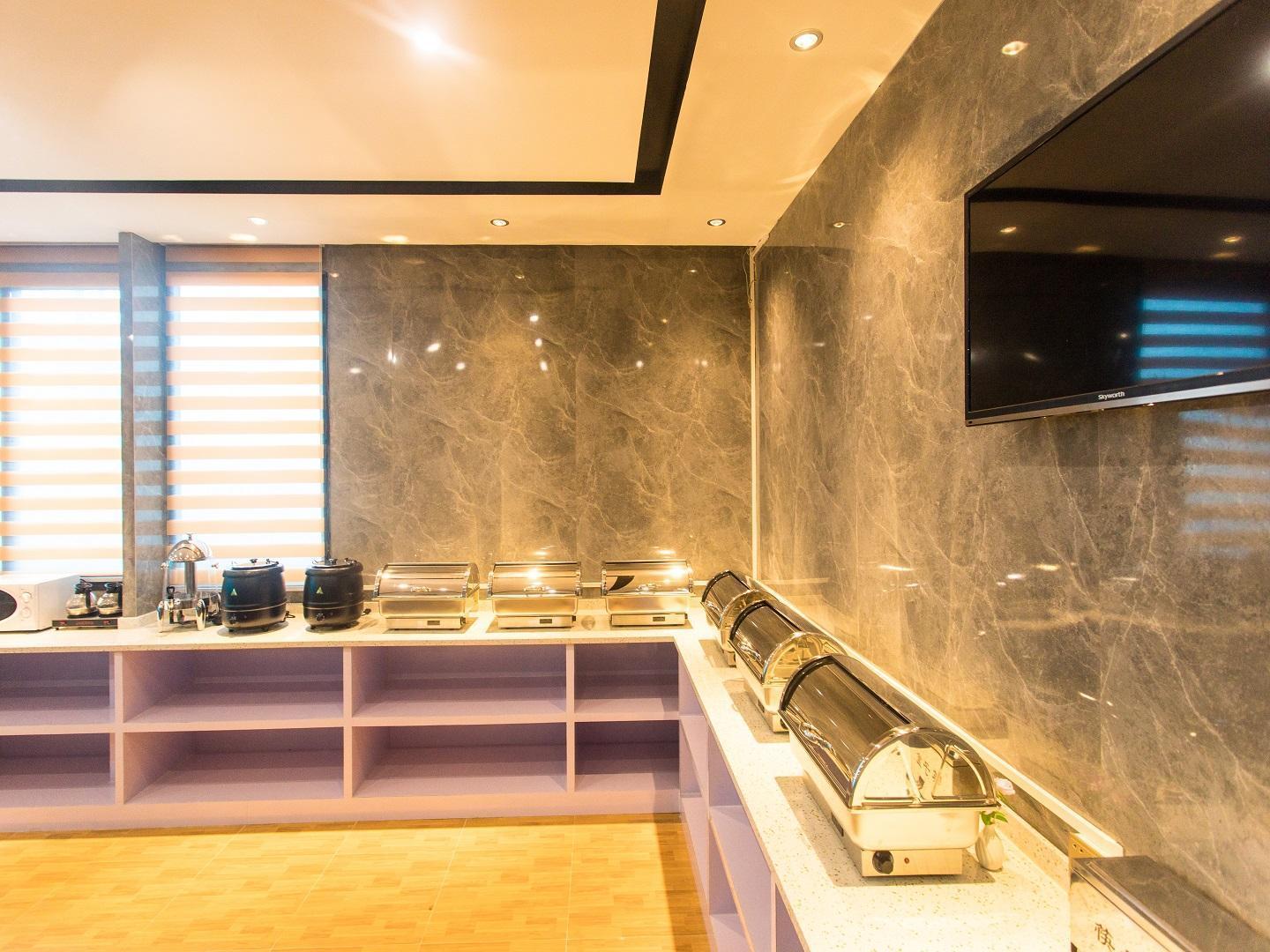 Chonpines Hotel (Shenzhen Gongming Honghuashan Metro Station) 25/31