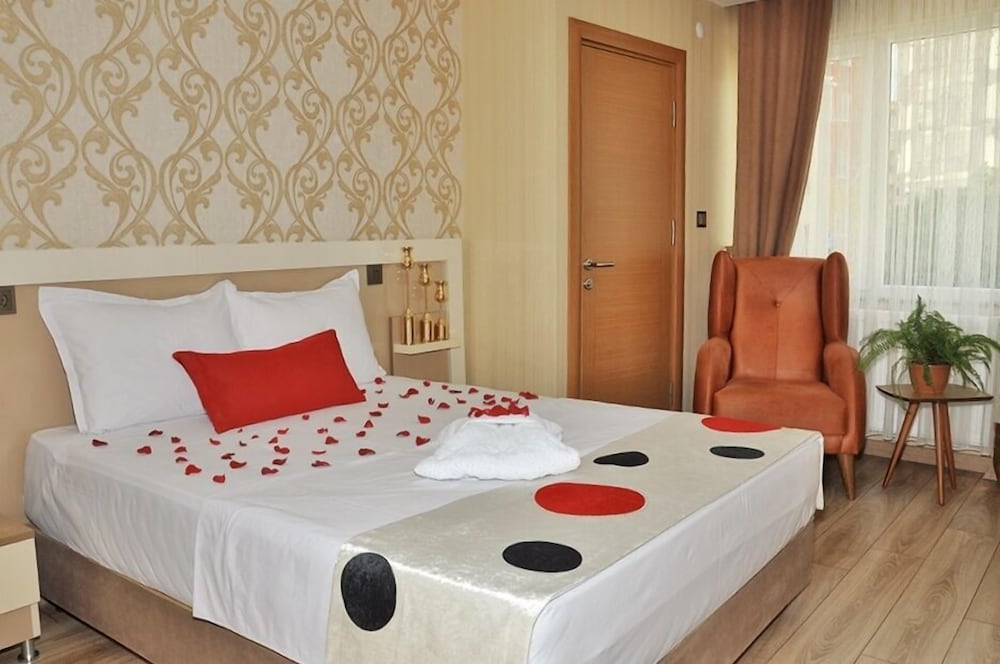 Evim Hotel 12/50