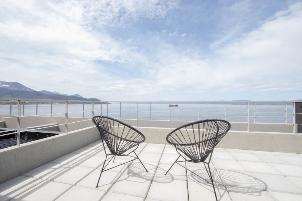De la Costa ApartamentosDe la Costa Apartamentos 48/50