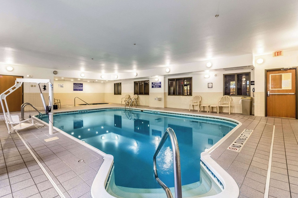 swimming pool spa