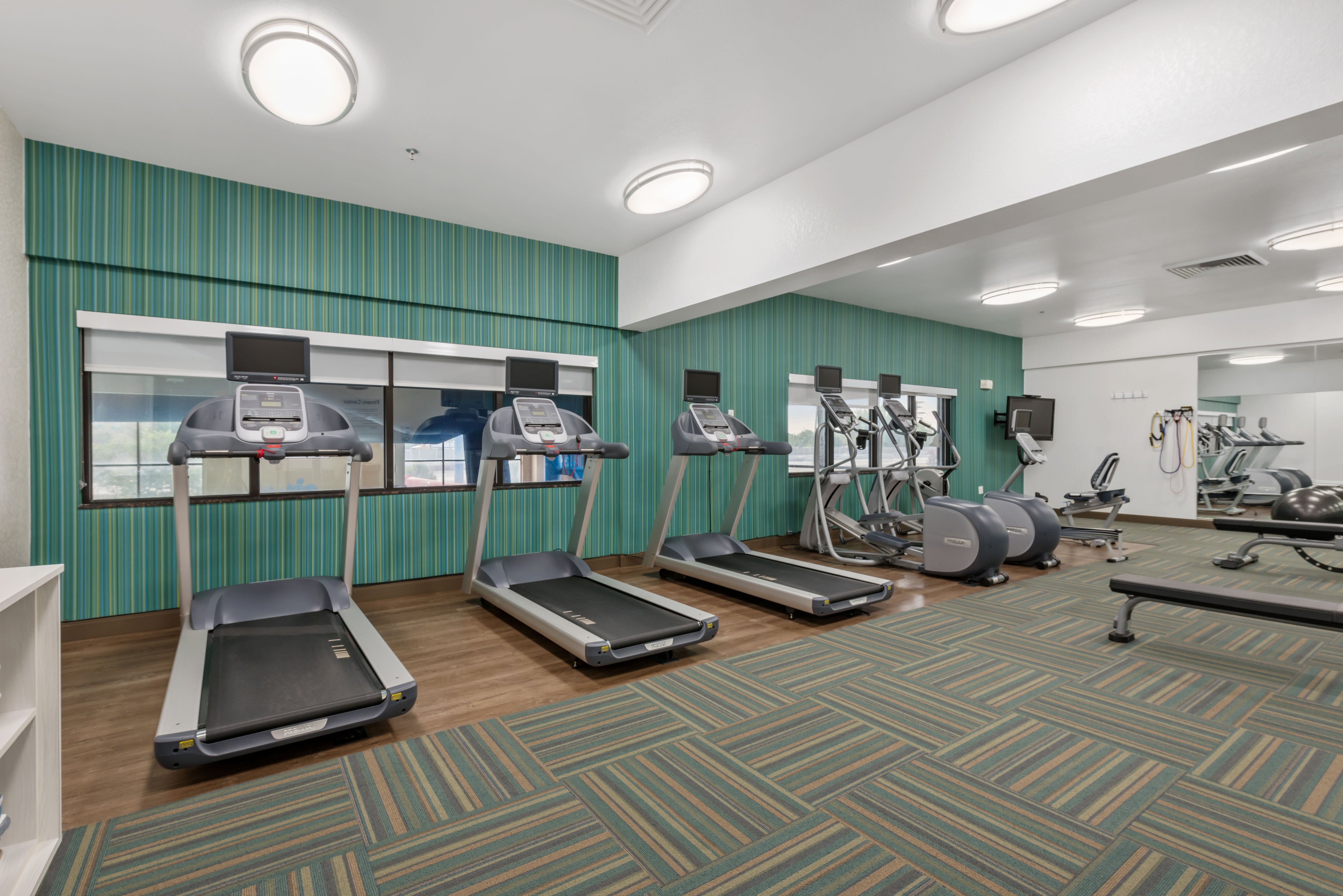 Holiday Inn Express & Suites Salt Lake City West Valley 14/28