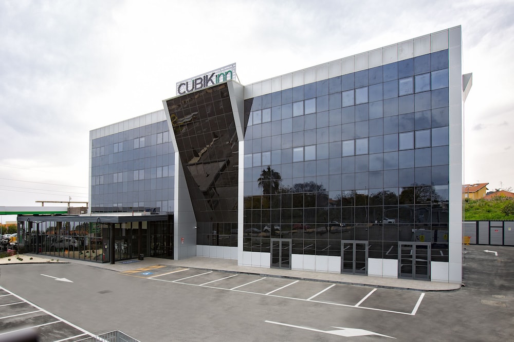 Cubik Inn 46/53