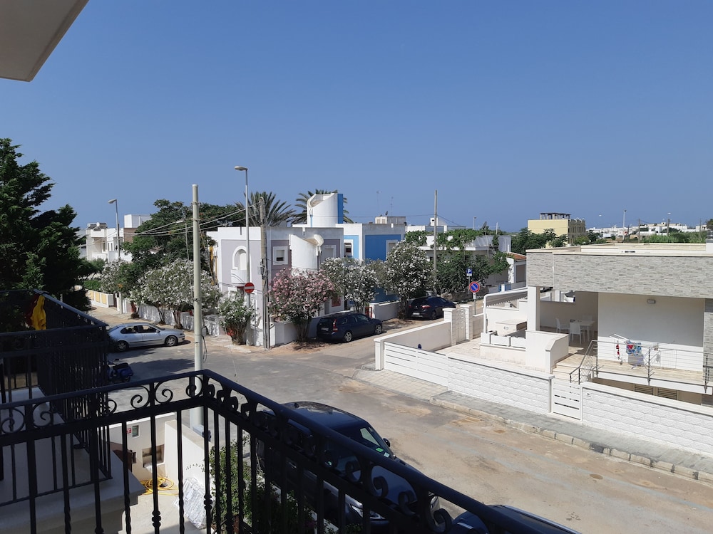 Morello Beach Hotel 43/50
