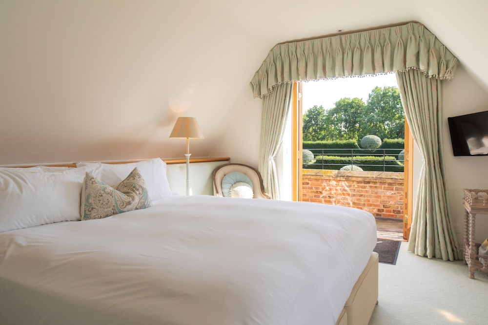 Standard, Double or Twin Bed