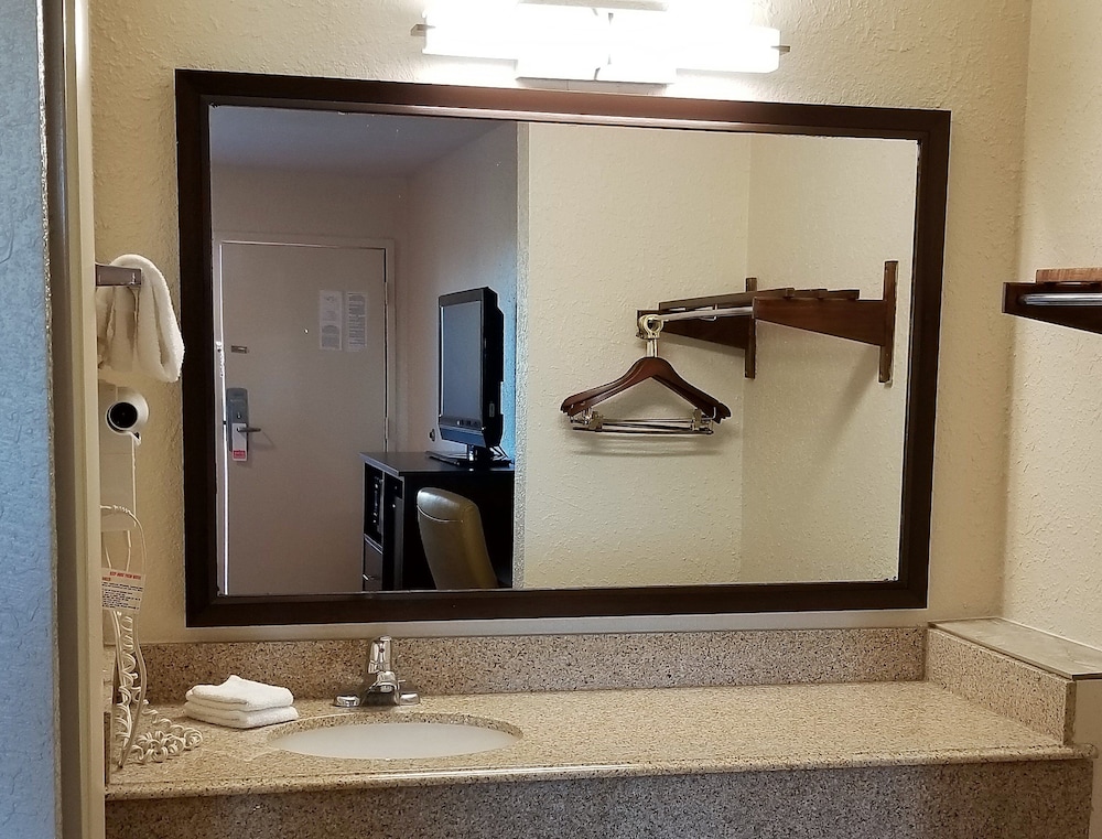 Red Roof Inn Bishopville 17/27
