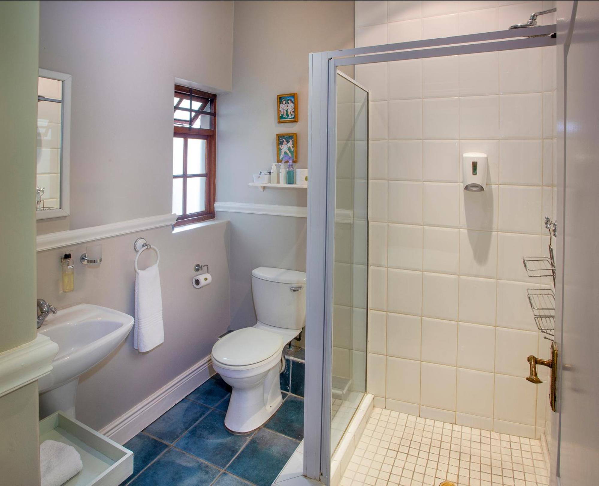 Sir Roys Guest House 50/50