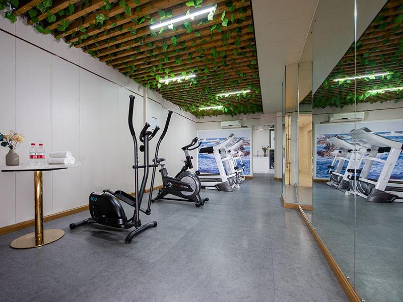 Vienna International Hotel (Zhuhai Lovers Middle Road Haibin Store) 14/19