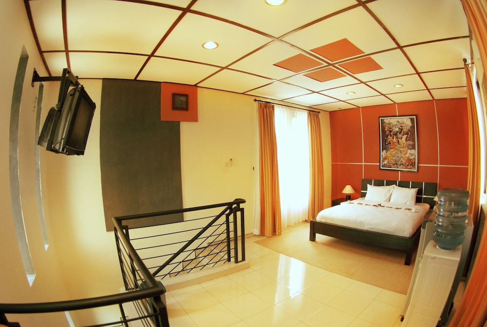 Puri Chorus Hotel 14/57