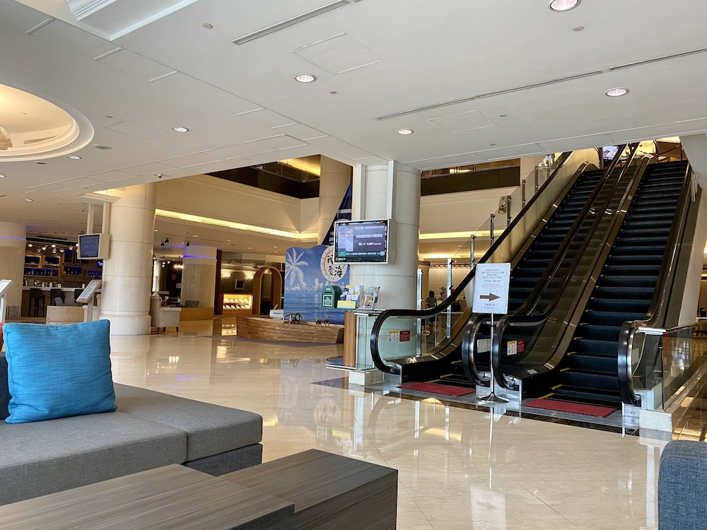 Evergreen Plaza Tainan 11/64
