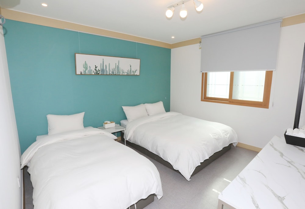 Maison Mini Hotel & Guesthouse 8/24