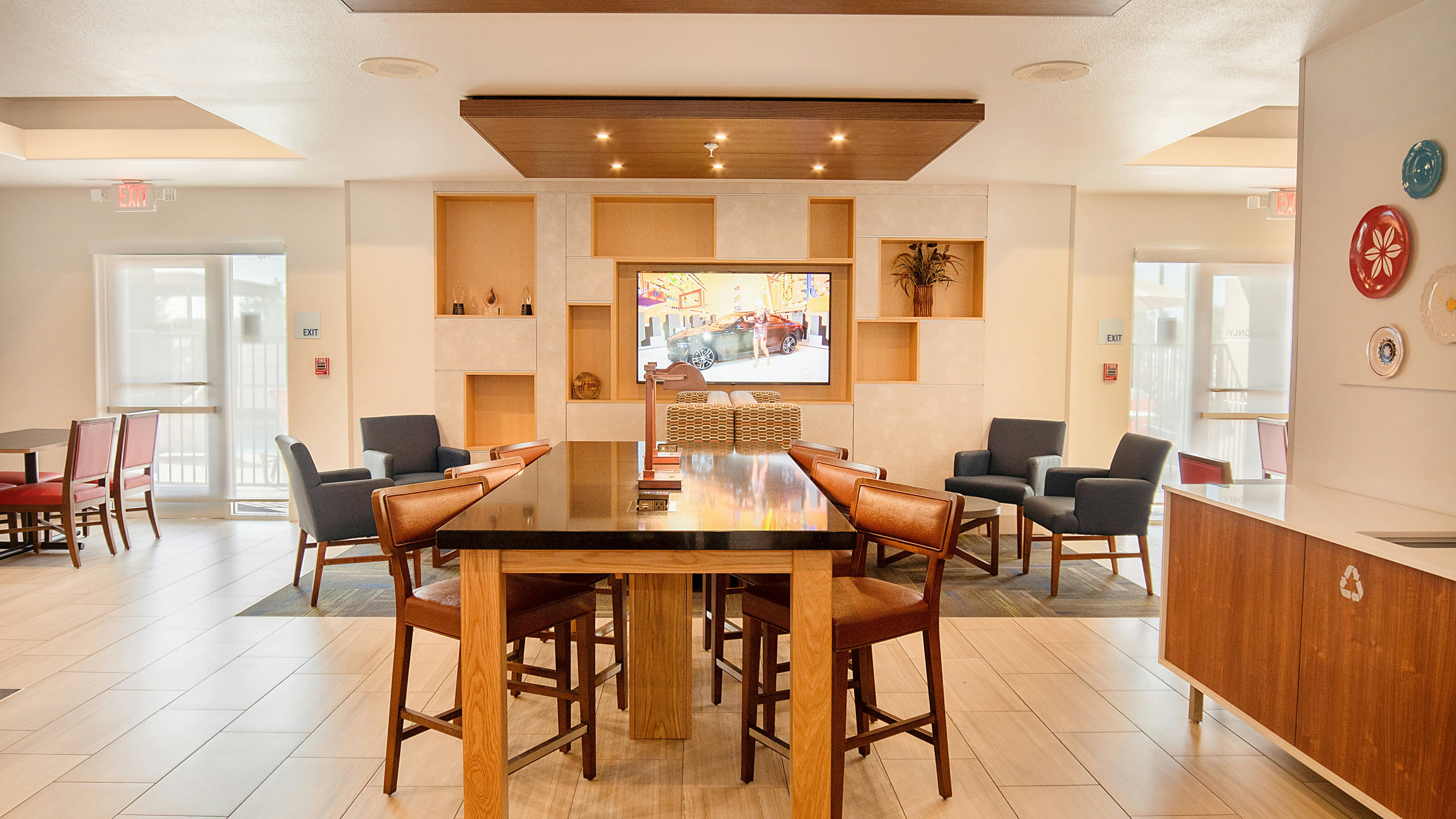 Holiday Inn Express Hotel And Suites Porterville 24/26