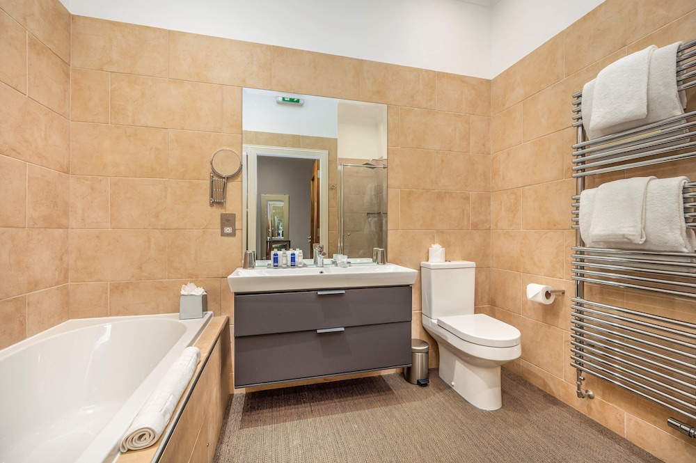 Rocpool Reserve Hotel 56/59