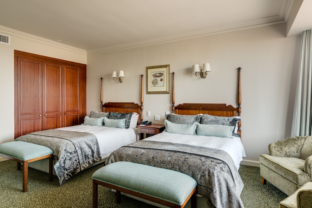 SUPERIOR, 2 DOUBLE BEDS