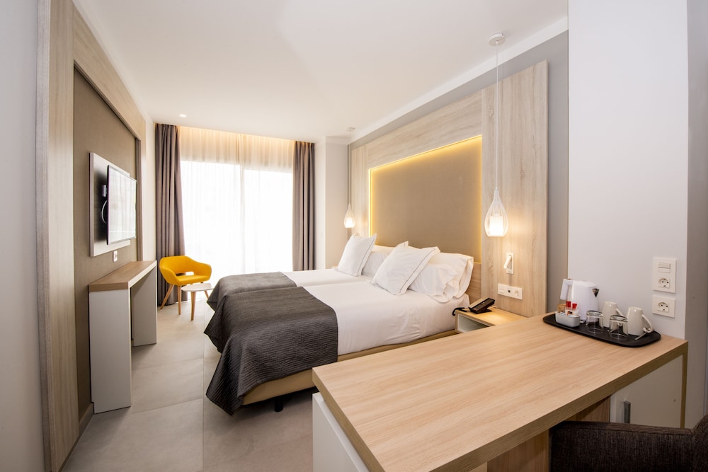 غرفة قياسية بسريرين مزدوجين، Bahia Principe Fantasia Tenerife 3/5