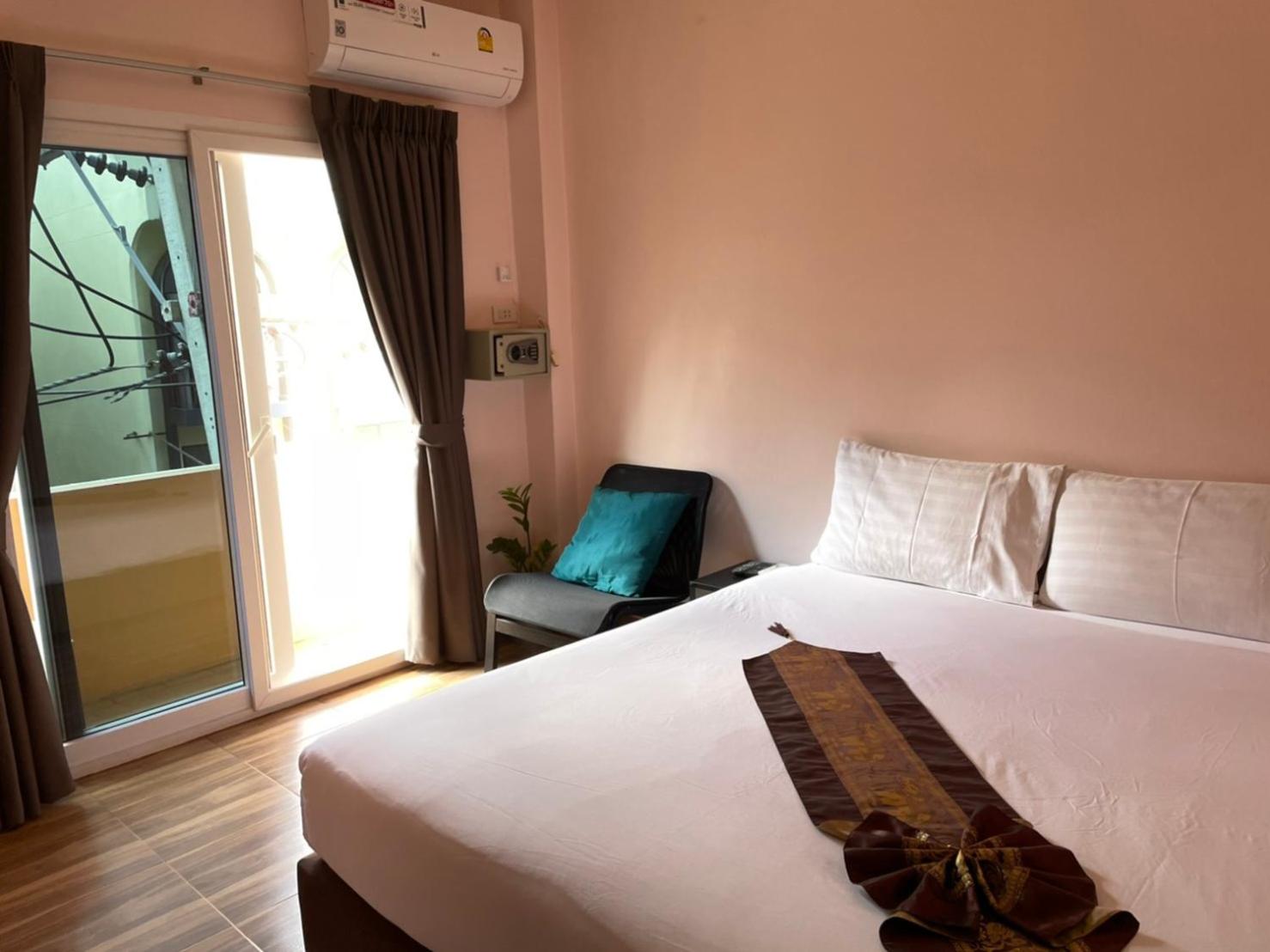 Economy, Double Bed