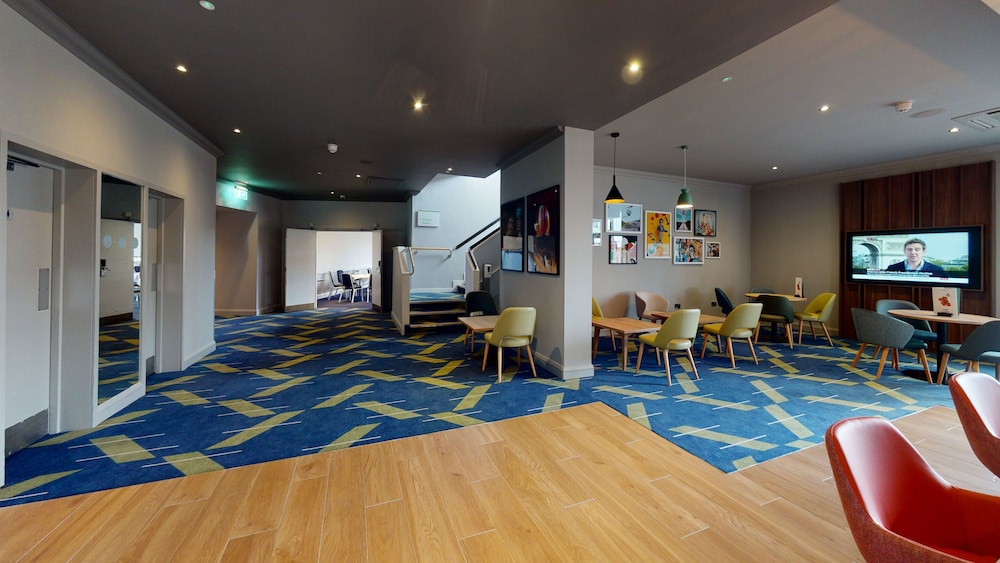 HOLIDAY INN BASILDON 10/75