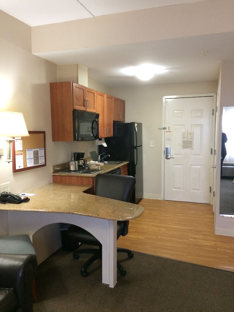 Candlewood Suites Jacksonville 60/72
