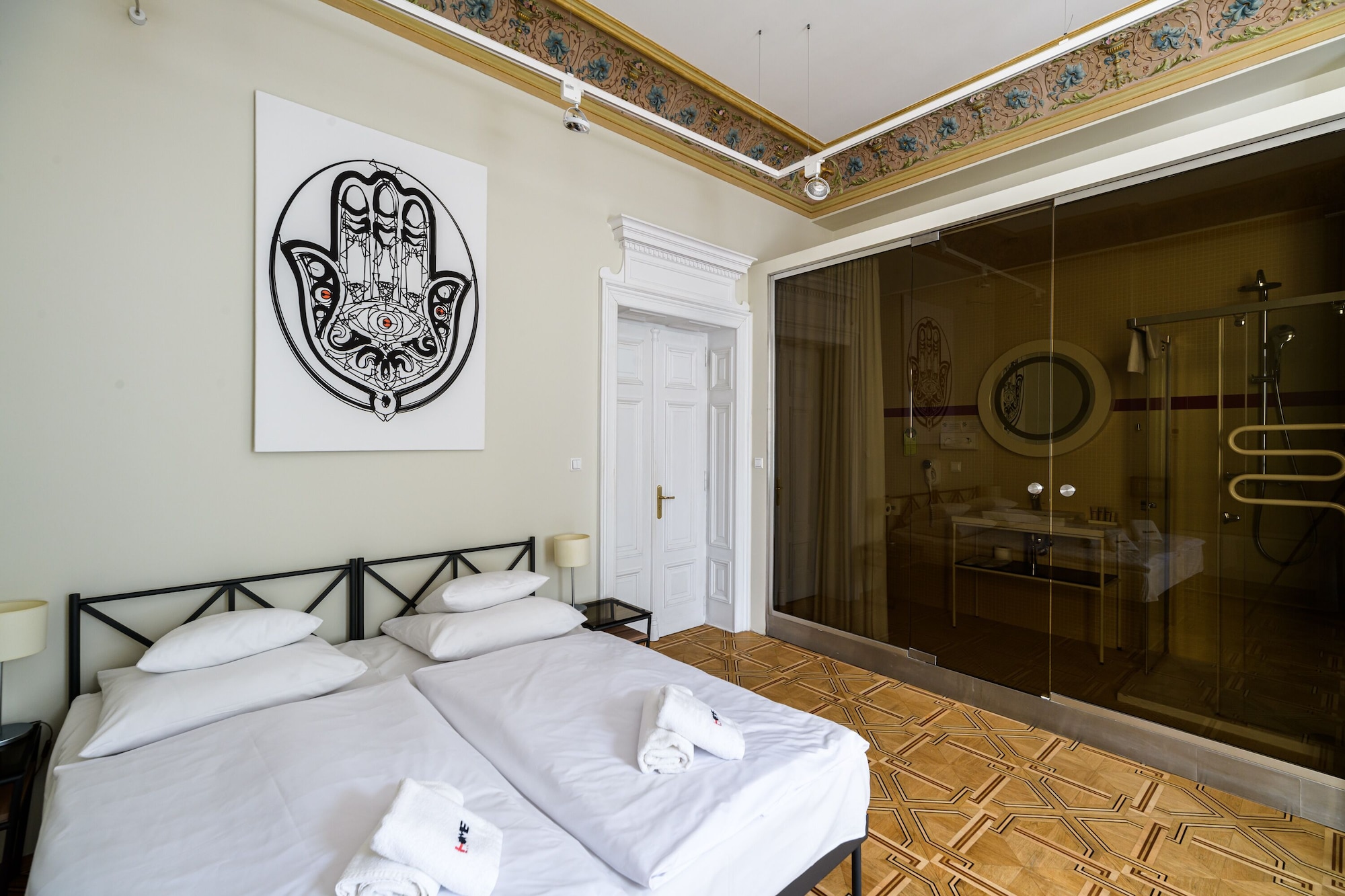 SUPERIOR, DOUBLE BED