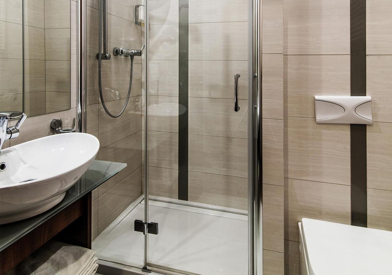 غرفة مفردة، Hotel Lord 4/8