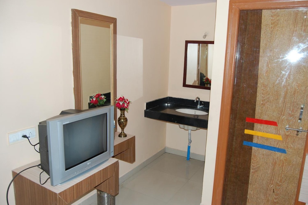 Hotel Utsav 20/24