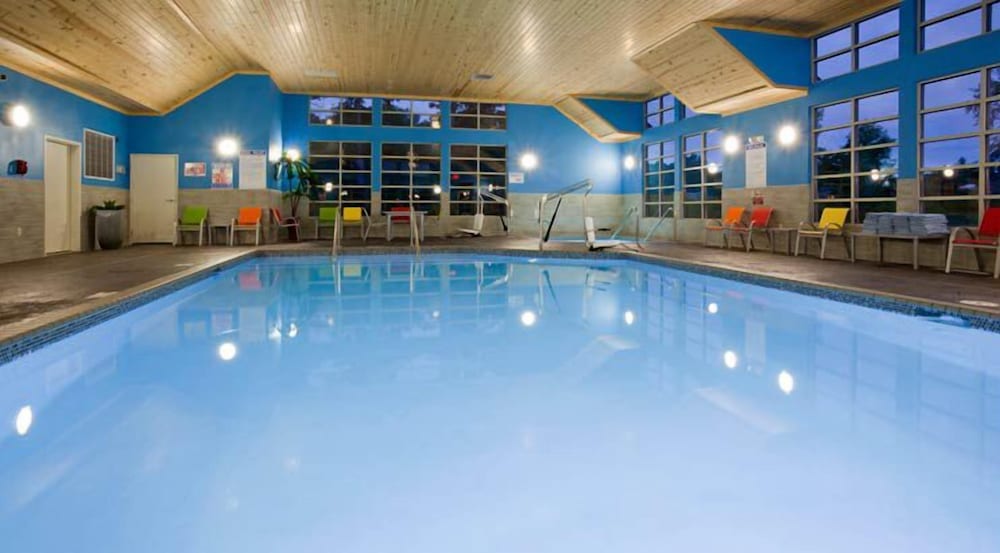 GrandStay Hotel & Suites - Delano 10/21