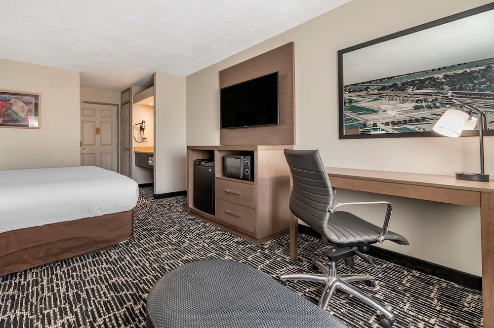 Clarion Pointe Indianapolis Airport 51/64