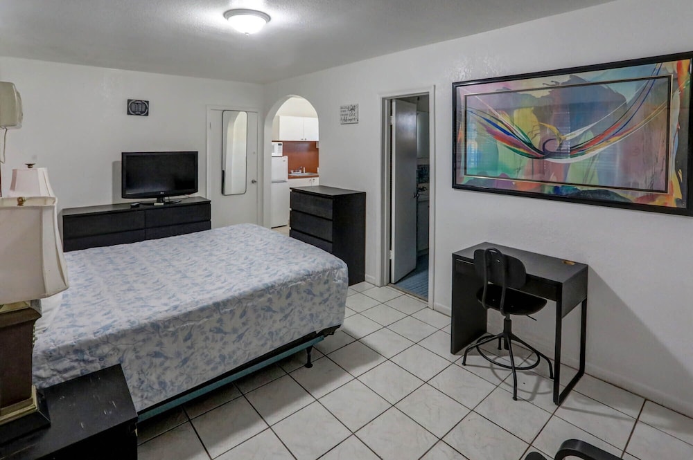 Green Seas Motel 29/50