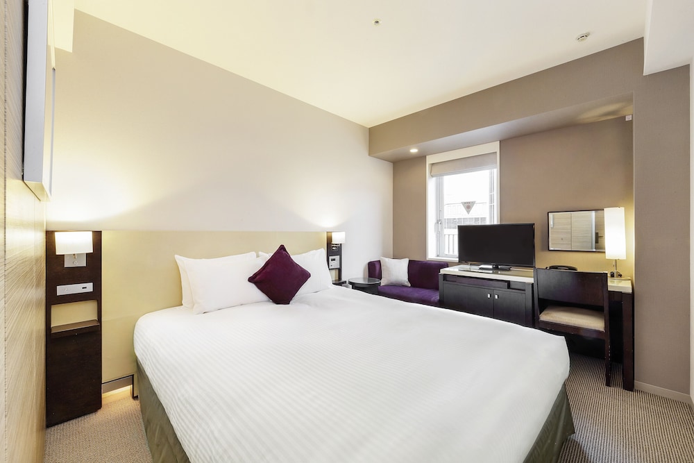 MODERATE, QUEEN BED