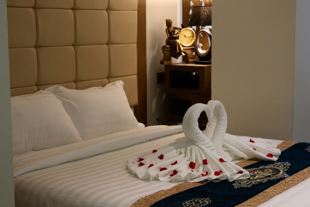 Blue Diamond Luxury Hotel 58/72