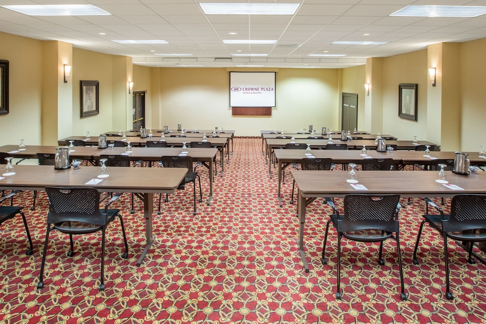 Crowne Plaza Cleveland Airport 57/60