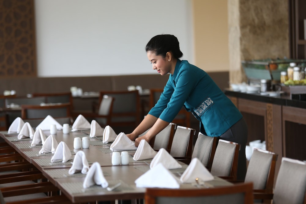 Hotel Santika Gresik 48/55