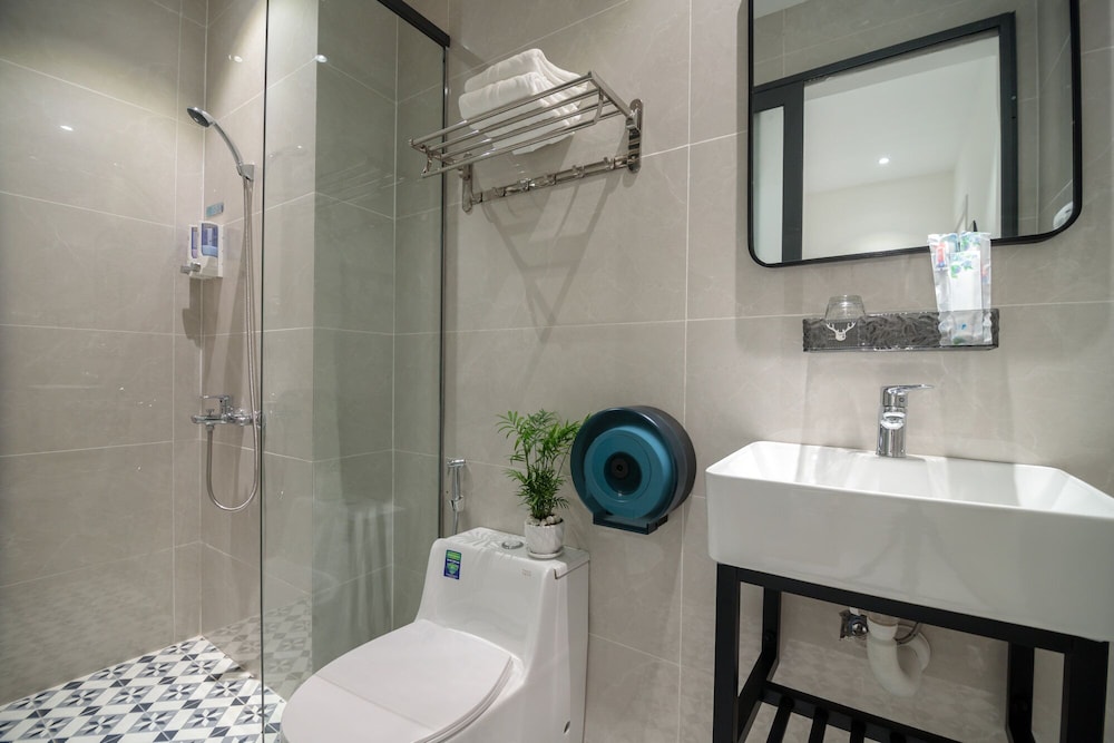 Bin Bin Hotel 16 - Near Bui Vien Walking Street 47/50