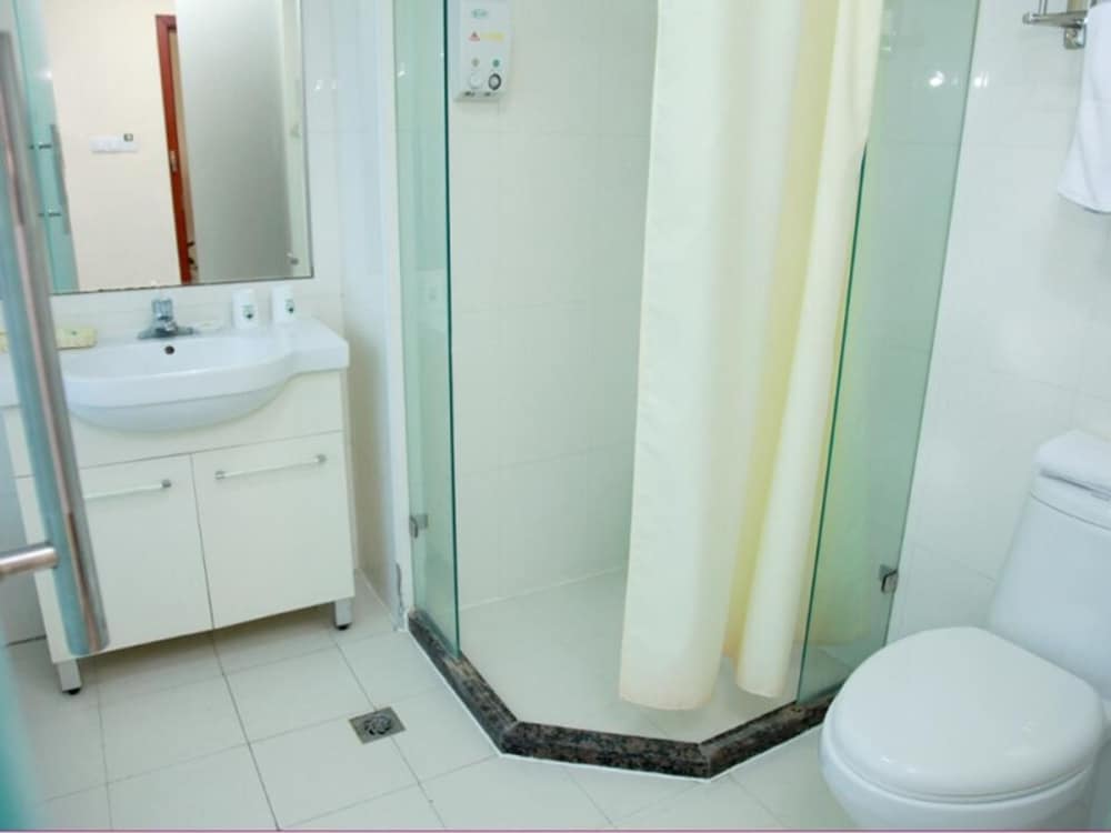 GreenTree Inn HuaiAn QingPu District Huaihainan Road Express Hotel 19/20