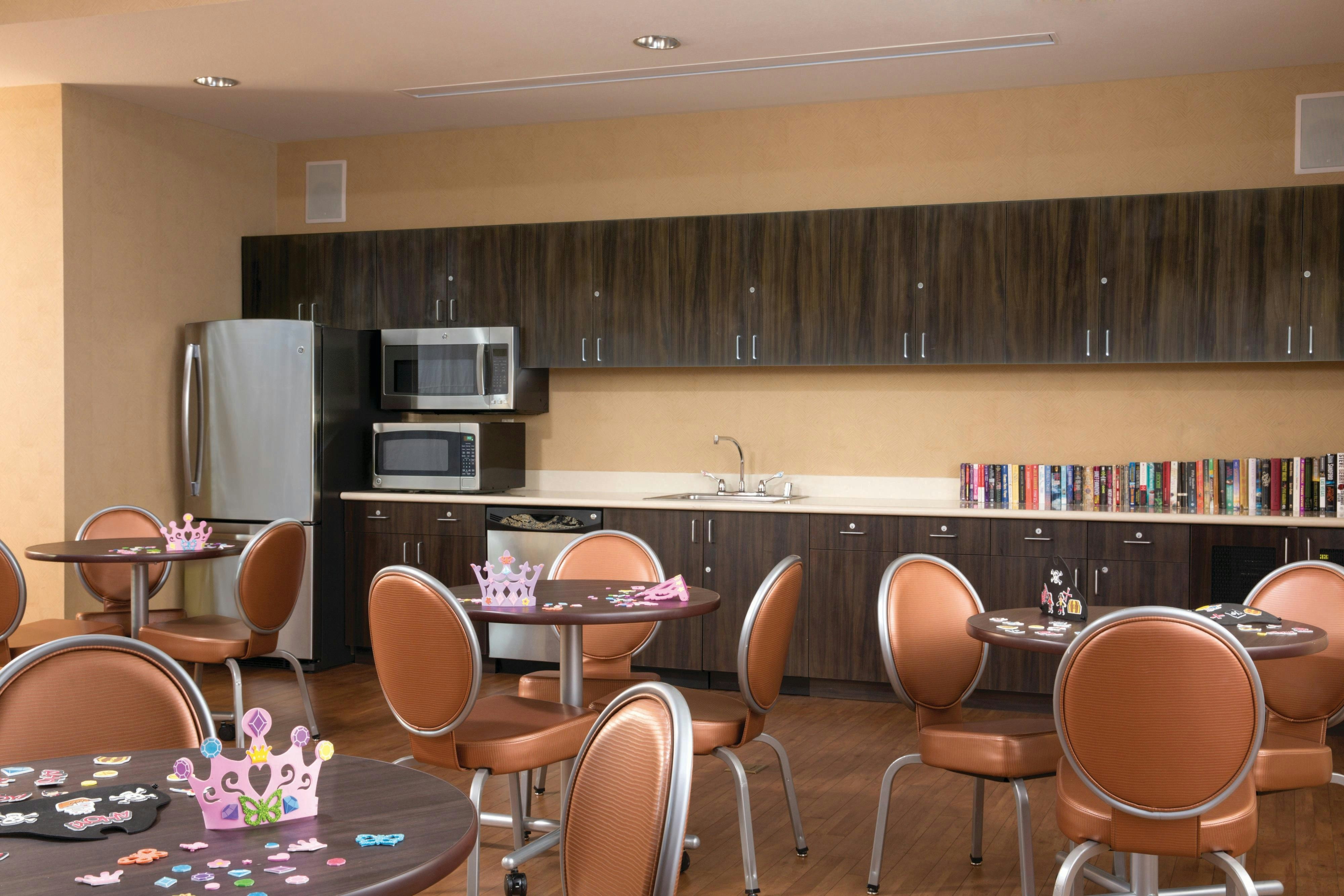 Marriott S Grand Chateau Hotel 33/35