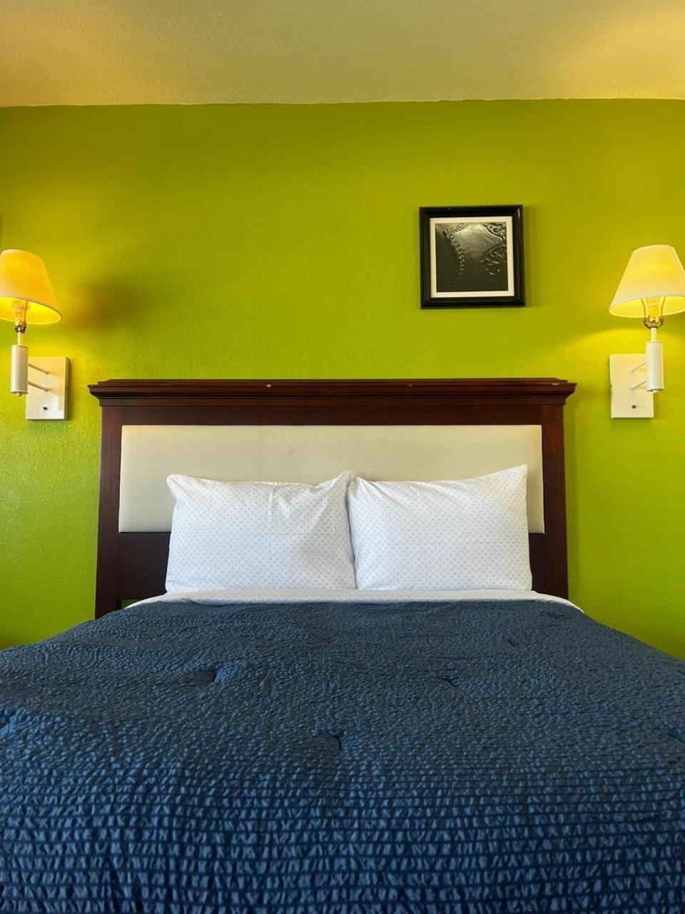 Parkside Inn by PHG - Sweetwater 17/20