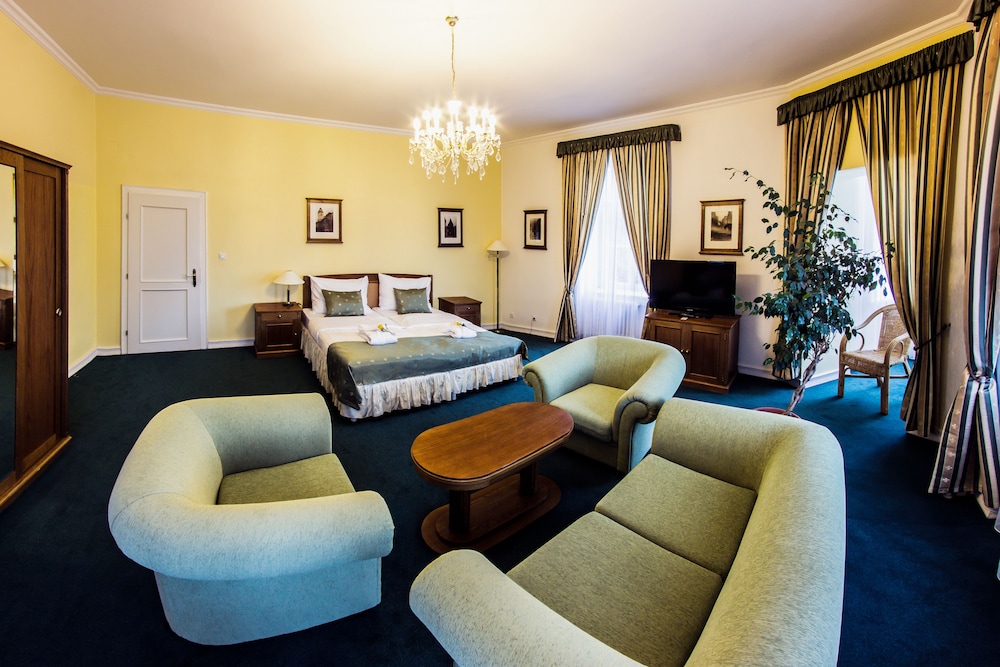Hotel Dvorak 35/50