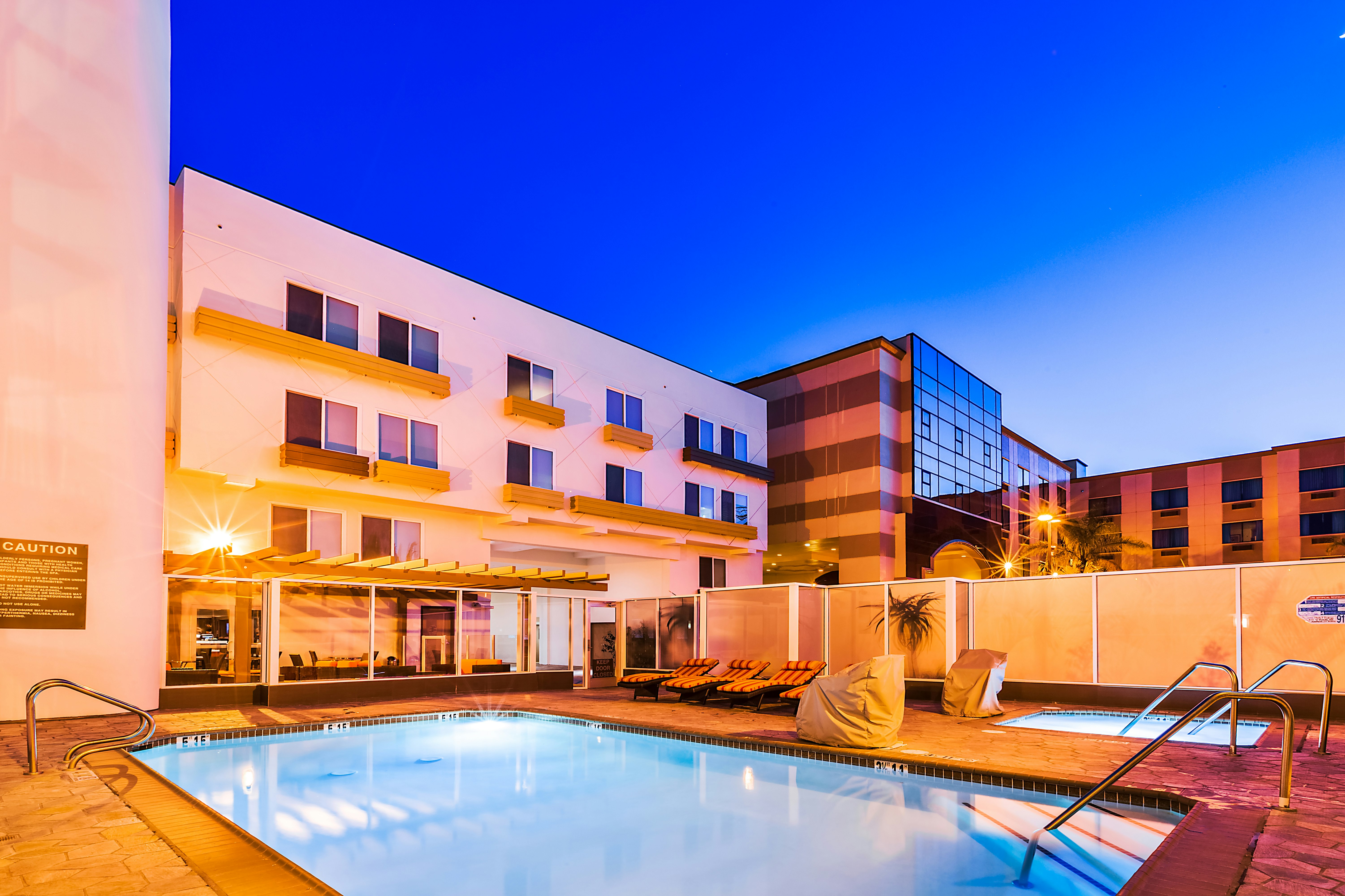 Hotel Indigo Anaheim, an IHG Hotel 40/65