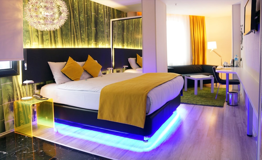Tempo Suites Airport 23/47