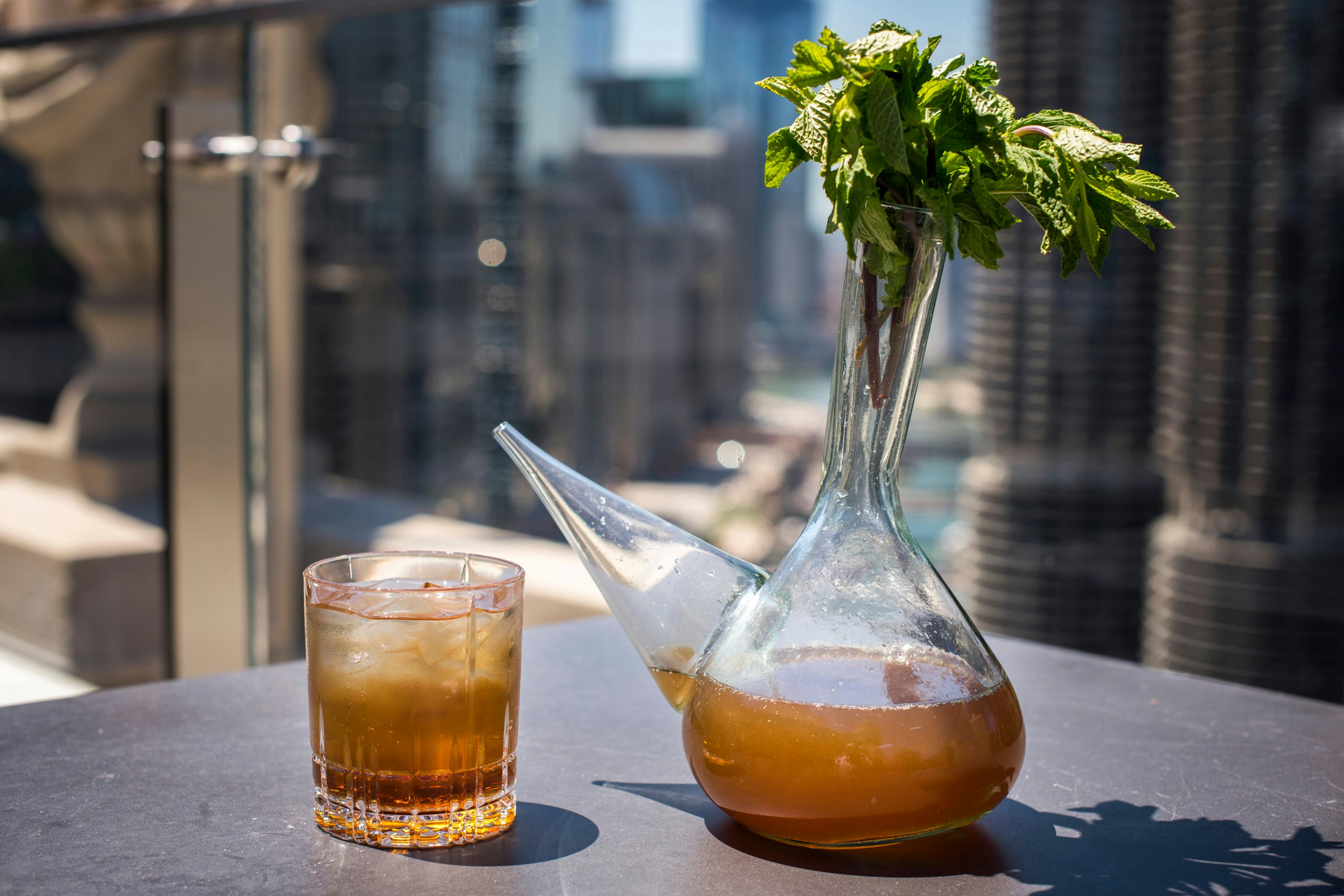 Londonhouse Chicago Curio Collection By Hilton 16/50